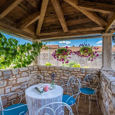 Holiday home Jas Grandici